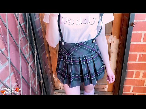 ❤️ 女學生深深地吸吮她的雞巴並亂搞而不是上課。 ❤❌ 色情視頻 在我們 ❌❤